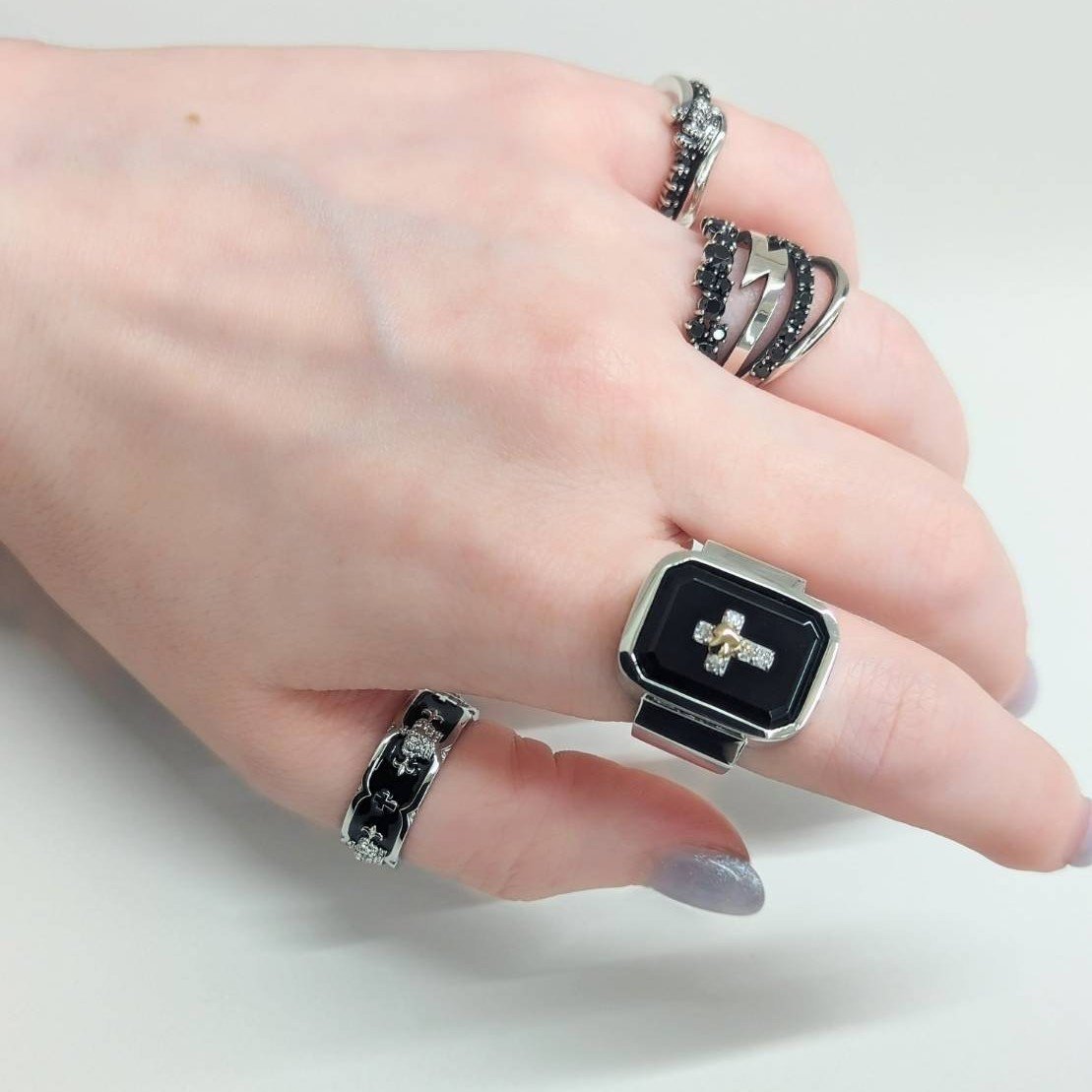 Justin Davis onyx crown bracelet silver 【公式通販】